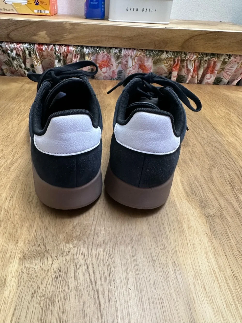 Men’s adidas Bareda Black Suede Sneakers with Gum Sole size 8.5 - Picture 4 of 5